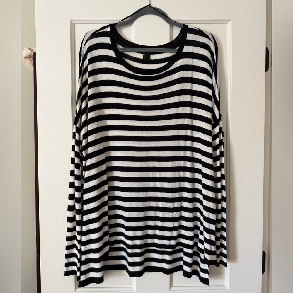 H&M Monochrome Striped Knit Top